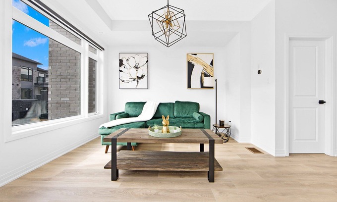 Whitby House | Charming Townhouse Retreat Near Nordic Spa