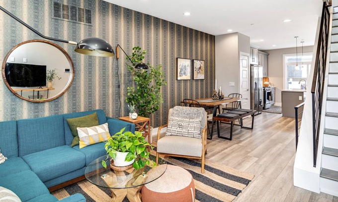 South Philadelphia House | Charming Townhouse w/ Roofdeck -4B/3B - Sleeps 11!