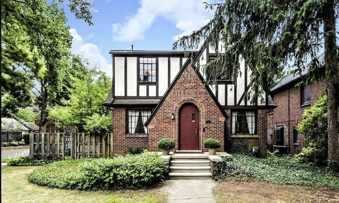 Burns Park House | Charming Tudor in the heart of Ann Arbor MI