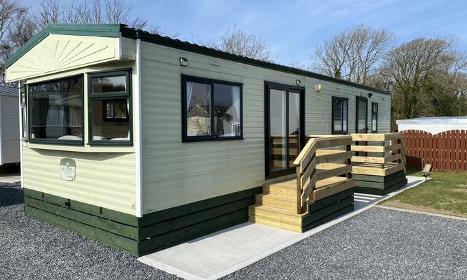 Newton Stewart Ski Chalet | Charming two bedroom static caravan in whithorn