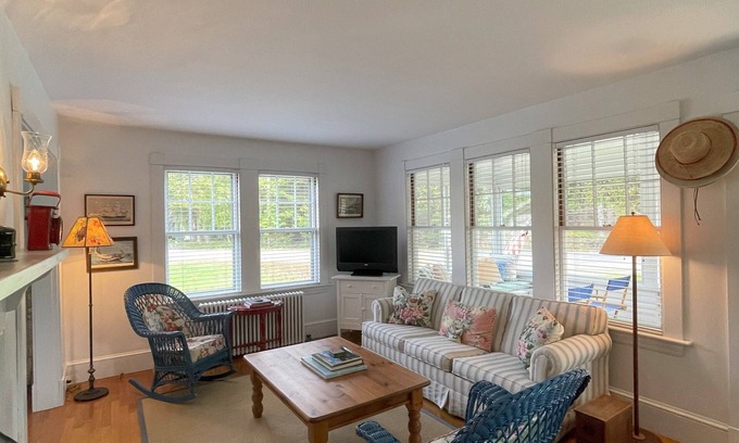 Northeast Harbor Cottage | Charming Two-Bedroom Cottage in Northeast Harbor