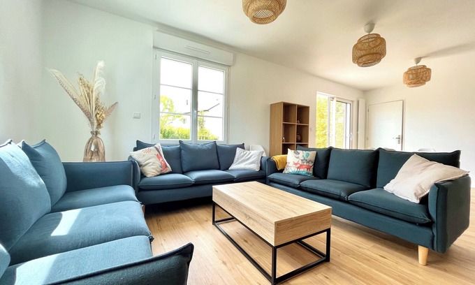 Beaussais-sur-Mer House | Charming vacation home with swimming pool