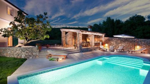 Stanisovi Villa | Charming villa Bea with private pool and volleyball