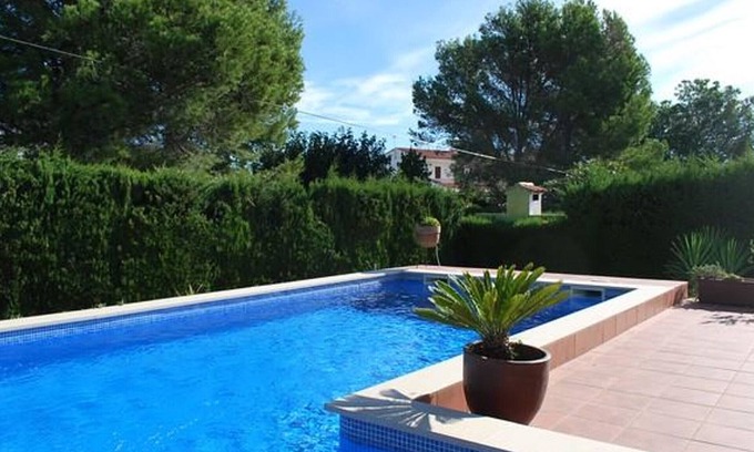 L Almadrava House | Charming Villa with Pool & BBQ, Steps from Beach in Costa Dorada