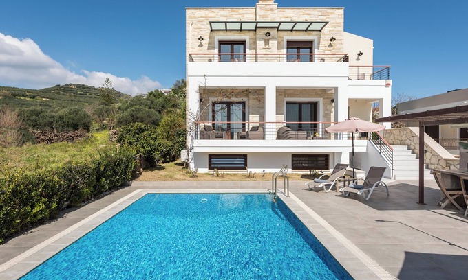 Kolymbari Villa | Charming Villa to relax and enjoy Chania