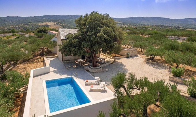 Pucisca House | Charming villa with swimming pool