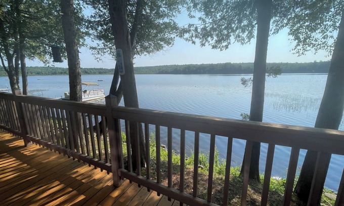 Canaan Cabin | Charming Waterfront 3-bedroom Cabin with WiFi, AC in Tranquil Maine