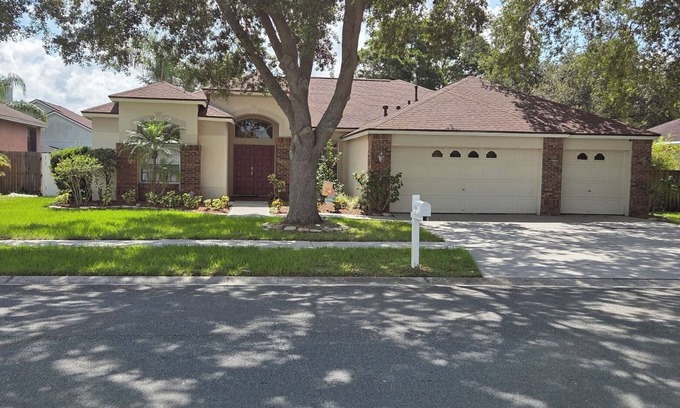 East County Civic Group House | Charming Wheel-Chair Accessible 3-bedroom Pool home in lovely Valrico
