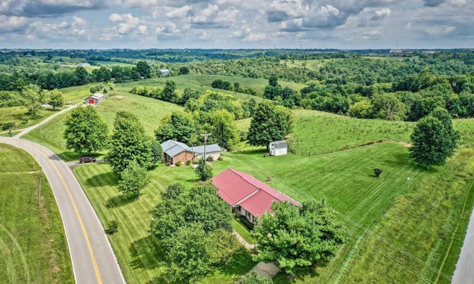 Williamstown House | Charming Williamstown Retreat with Private Yard