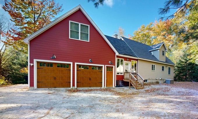 Harrison House | Charming Woodland Retreat with Stunning Mountain Views and Game Room