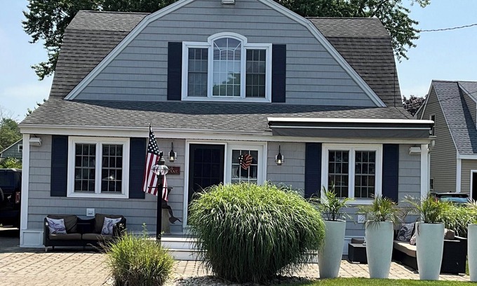 Saybrook Manor House | Charming year-round beach home in Indian Town, Old Saybrook