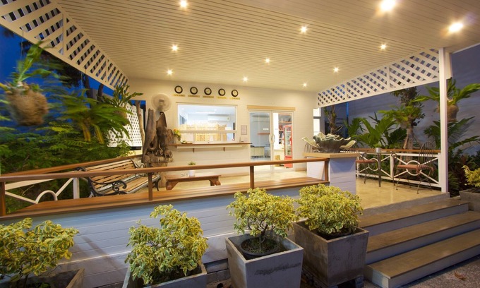 Saen Suk Hotel | Charn Residence