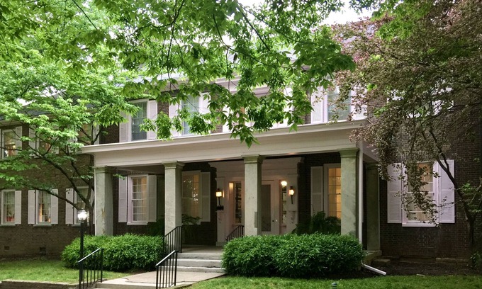Versailles Bed & Breakfast | Charred Oaks Inn