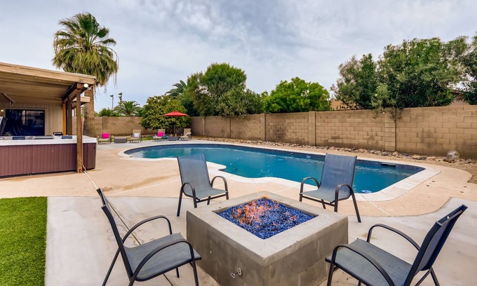Shea North Estates House | CHASING BELLA VITA: POOL + SPA + POOL TABLE + MORE
