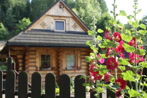 Targanice Cabin | CHATA PACHNĄCA LASEM