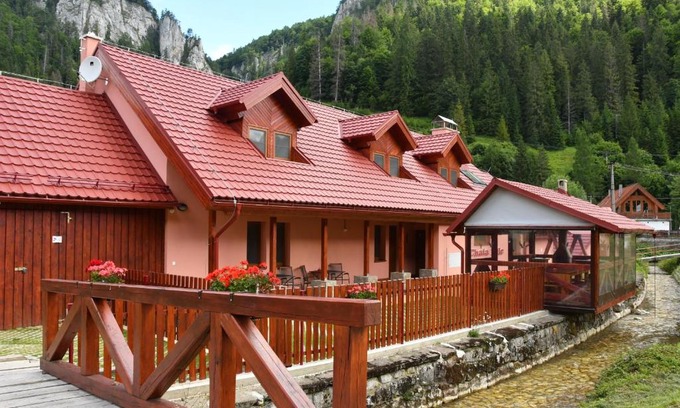 Stratena Cabin | Chata PELC