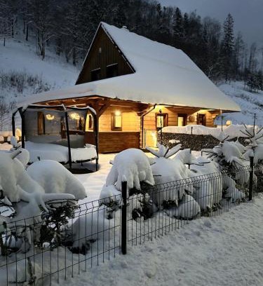 Oscadnica Cabin | Chata Snezienka