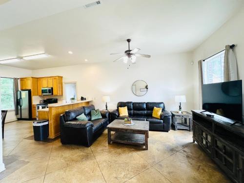 Pine Grove Apartment | Chateau 8