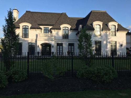 Central Okanagan House | Chateau Calcaire Carriage House