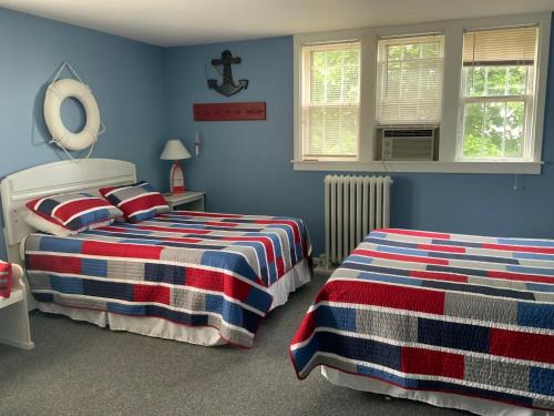 Frontenac Bed & Breakfast | Chateau Country Inn and Captain's Cottage