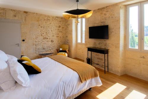 Saint-Christophe-des-Bardes Bed & Breakfast | CHATEAU CROIX DE LABRIE