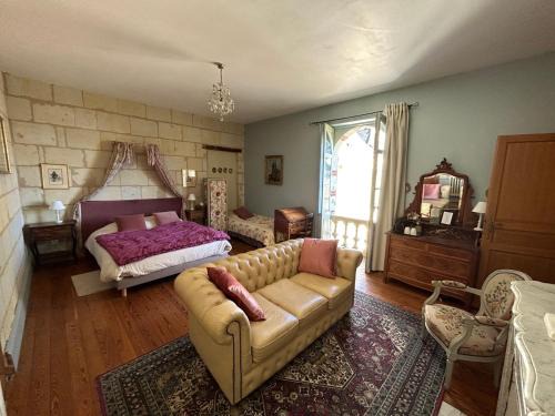 Gennes-Val-de-Loire Bed & Breakfast | Chateau de la Boussiniere