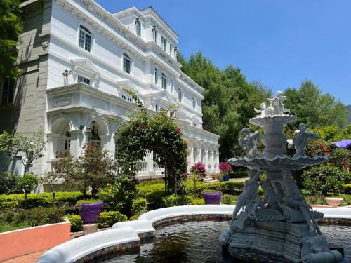 Puli House | Chateau de Olliere
