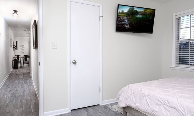 Columbia Apartment | Chateau De Riviera Unit 4. Water front! Cozy Condo on the Chattahoochee River.
