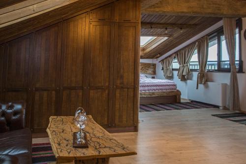 Kozichino House | Chateau Erkech