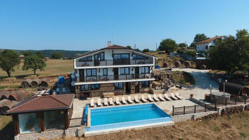 Kozichino House | Chateau Erkech