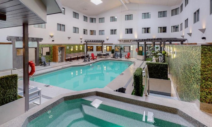 Roberval Hotel | Chateau Roberval