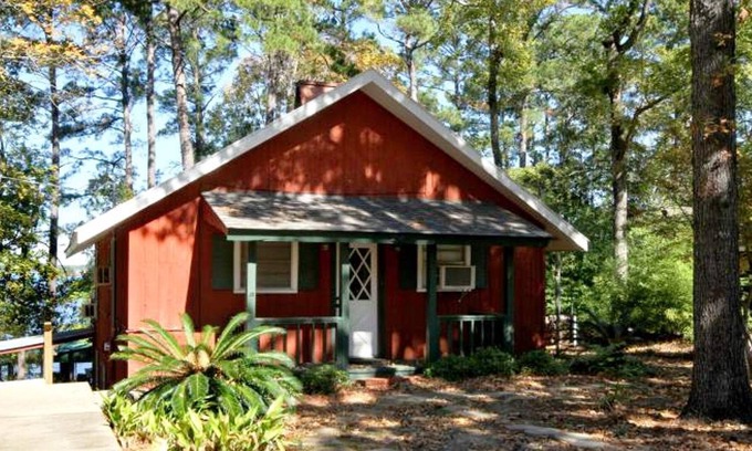 Negreet House | Chateau Rouge-3 BR / 2 1/2 Baths*Sleeps 10*Lakefront House is great for a group