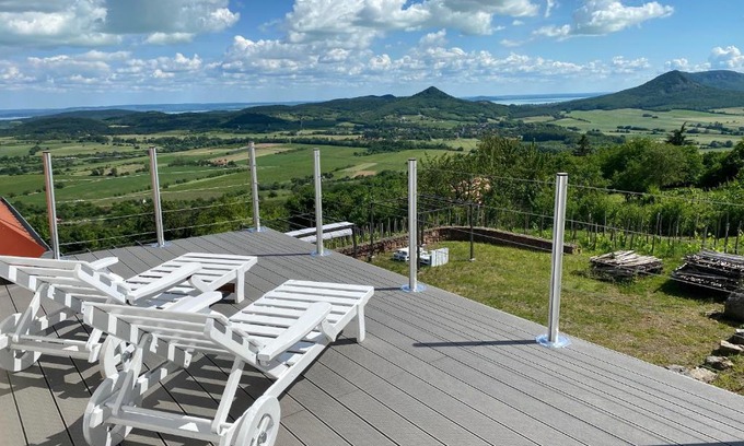 Gyulakeszi Apartment | Chateau Segesdi BorApartman