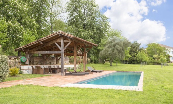 Castelnau-Picampeau Other | Chateau Siregarde - Eleven Bedroom Castle, Sleeps 17
