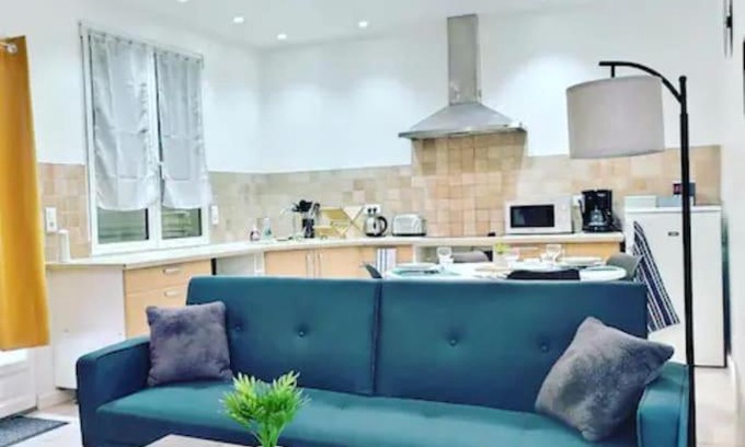 Chatenay-Malabry Apartment | CHATENAY 4 · Cozy Studio with car park and terrace