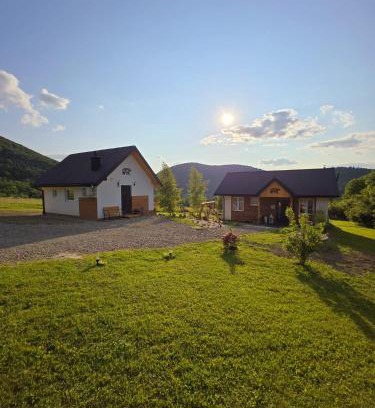 Uscie Gorlickie Resort | Chatki Niedźwiadka Beskid Niski-2 domki na odludziu bez sąsiadów z jacuzzi