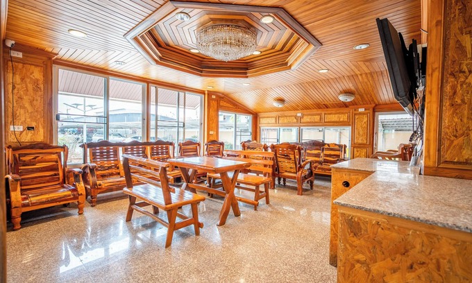 Nai Mueang Hotel | Chatsuree Mansion