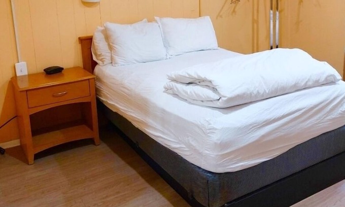 Downtown Baltimore House | cheapest room