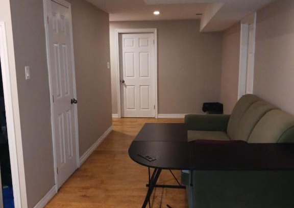 Rosemount House | CheapSleep Room Near Kitchener Airport- 24X7 Checkin