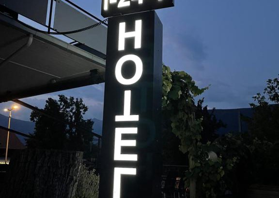 Ausserberg Hotel | Check-in 24-7 ohne Frühstück gratis Parkplatz