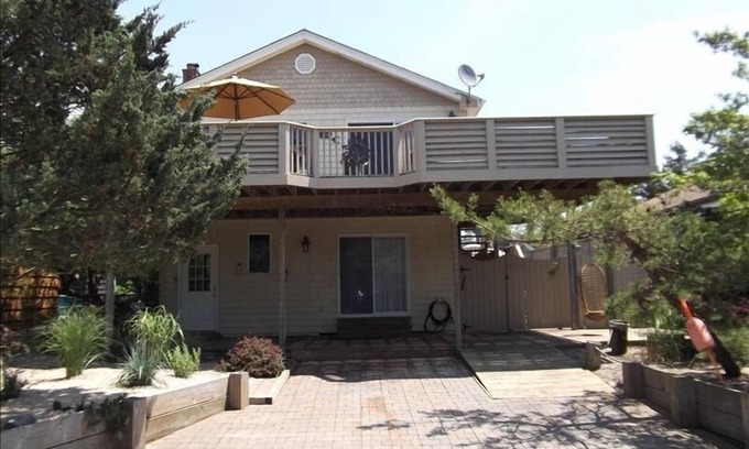 Ocean Beach House | CHECK OUT OUR STELLAR REVIEWS-All rental must be for 6 nights 7 day or more