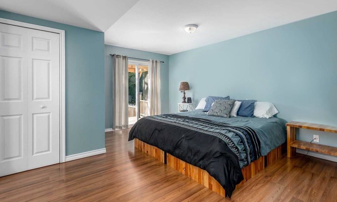 Durham Region House | Cheerful 1-Master Bedroom With Separate Entrance