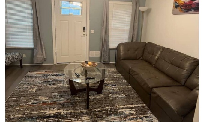 Charlotte House | Cheerful 2 bedroom, fireplace, office and laundry