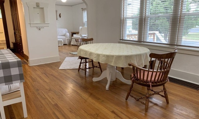Cheyenne Apartment | Cheerful 2 bedroom home in Avenues