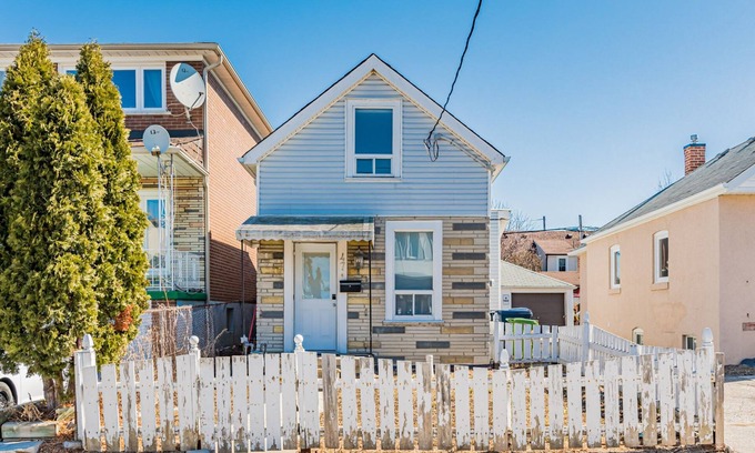Rockcliffe - Smythe House | Cheerful 2-bedroom home with free parking