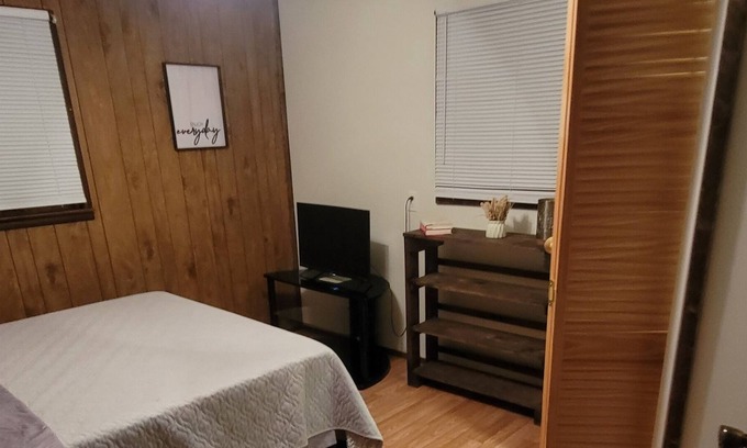 Trenton House | Cheerful 2 bedroom home