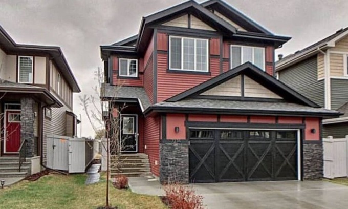 Griesbach House | Cheerful 3-bedroom Residential Home With Backyard