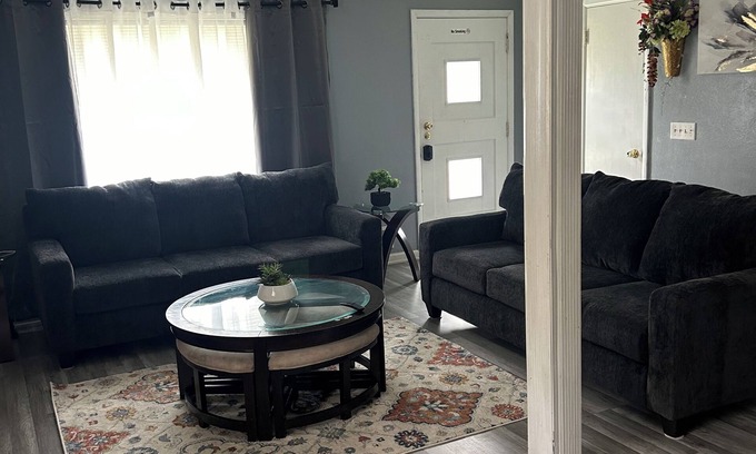 Reynolds Corners House | Cheerful 3-Bedroom Westgate Ranch