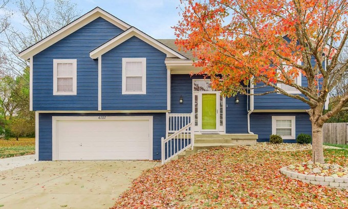 Grandview House | Cheerful 4 bedroom home on a quiet cul-de-sac