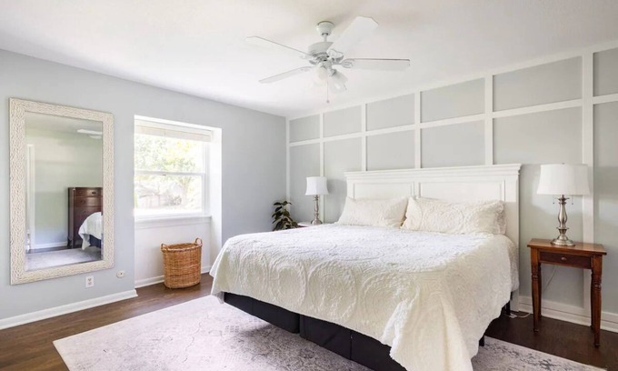 Indianapolis House | Cheerful 4-bedroom home in North Central Indy
